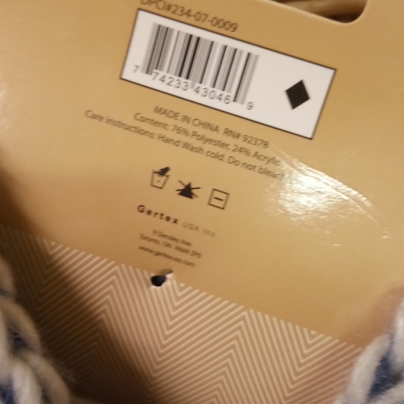 Gertex Women’s Infinity Scarf One Size Blue & White Loose Cable knit NEW, - Picture 4 of 5